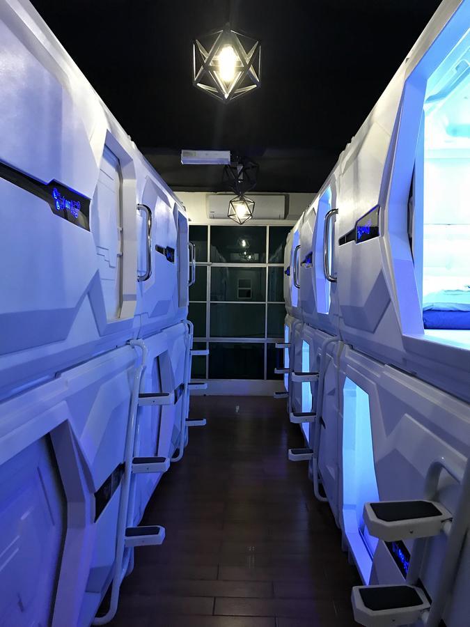 Aloha Capsule Hostel 셈포르나 외부 사진